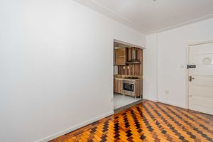 Image 3 - 933979