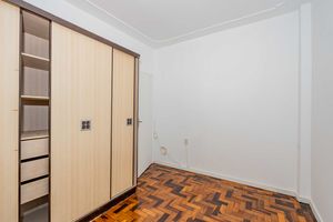 Image 16 - 933979