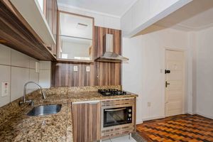 Image 4 - 933979