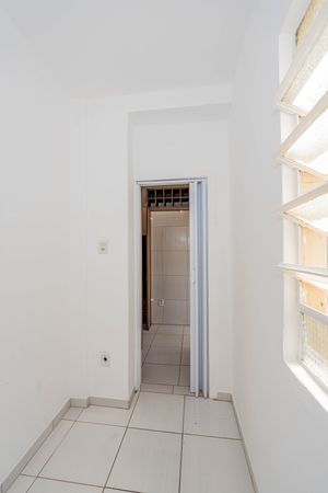 Image 7 - 933979