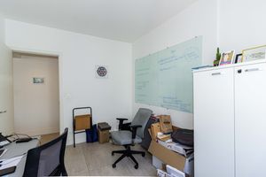 Image 16 - 934003