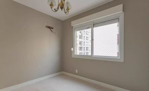 Image 4 - 934540