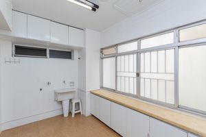 Image 32 - 934612