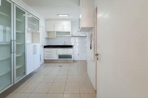 Image 4 - 935138
