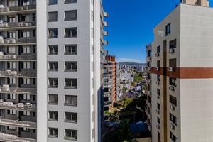 Image 33 - 935532