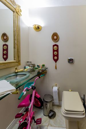 Image 34 - 935532