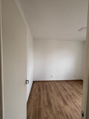 Image 3 - 935535