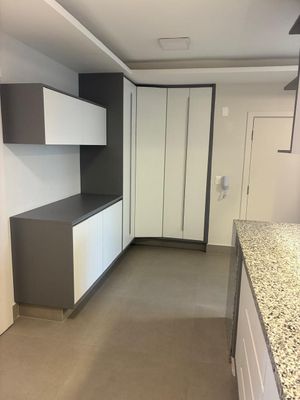 Image 19 - 935539