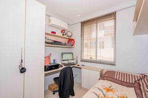 Image 17 - 936018