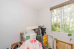 Image 21 - 936018