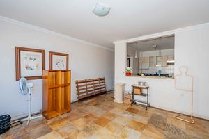 Image 3 - 936048