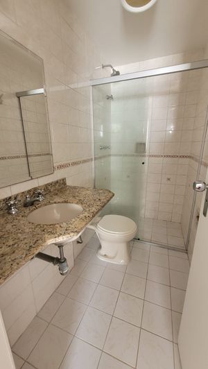 Image 21 - 936090