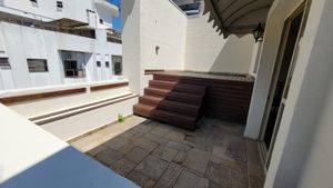 Image 25 - 936090