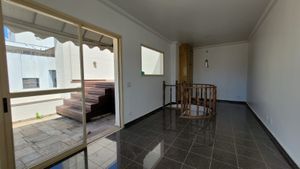 Image 9 - 936090