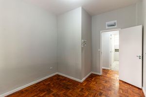 Image 3 - 936115