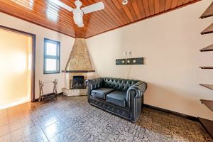 Image 3 - 936250