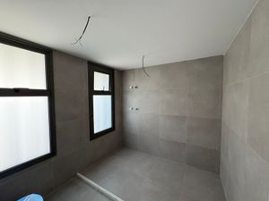 Image 5 - 936261