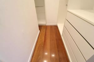 Image 16 - 936529