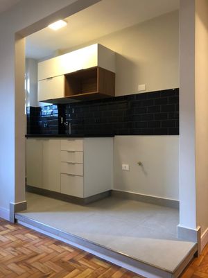 Image 23 - 936682