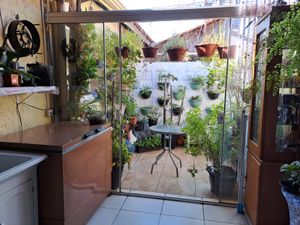 Image 12 - 936683