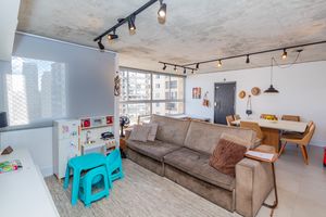 Image 7 - 936717