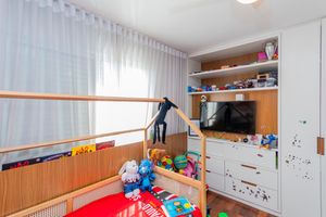 Image 22 - 936717