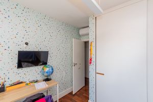 Image 25 - 936717