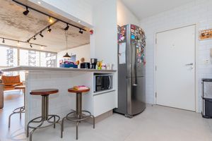 Image 30 - 936717