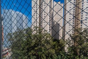 Image 16 - 936717
