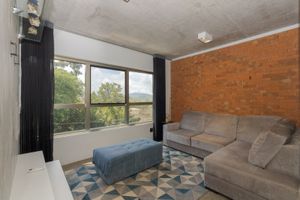 Image 3 - 936870