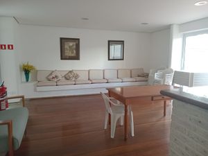 Image 10 - 937343
