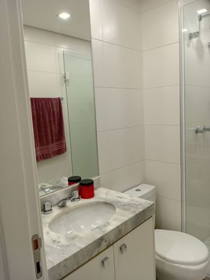 Image 20 - 937999
