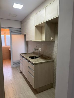 Image 8 - 938002