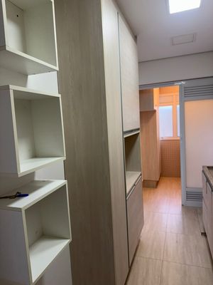 Image 10 - 938002