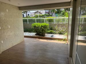 Image 5 - 938002