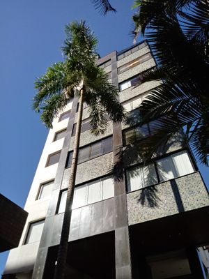 Image 20 - 938098
