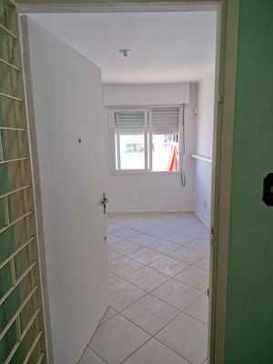 Image 6 - 938233