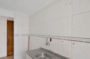 Image 12 - 938343