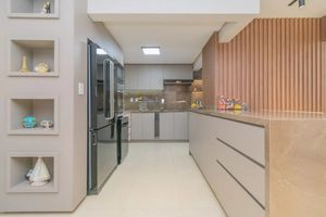 Image 10 - 939012