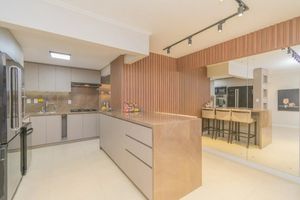 Image 13 - 939012