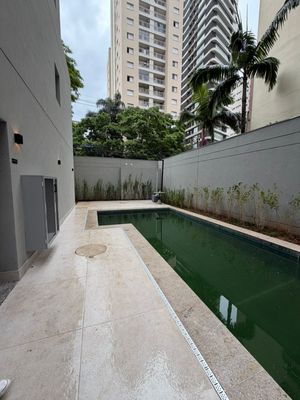 Image 13 - 939024