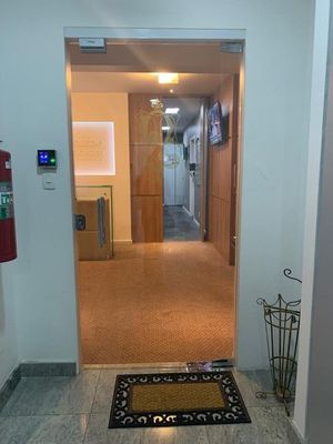Image 19 - 939984