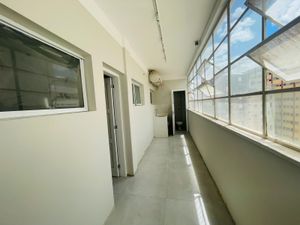 Image 19 - 940016