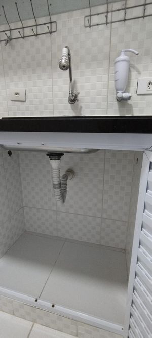 Image 12 - 940095