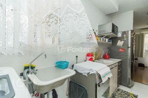 Image 7 - 940295