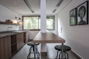 Image 19 - 940345