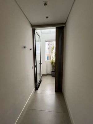 Image 9 - 940345