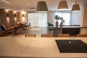 Image 31 - 940345