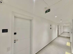 Image 18 - 940454
