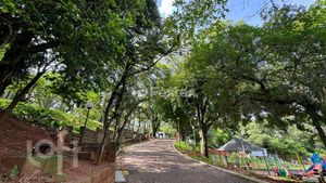 Image 11 - 940456